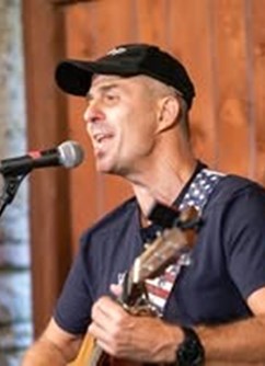 Yoshville Grass + host Madalen