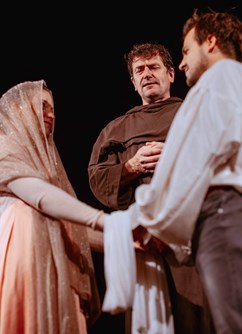 Divadelní představení ROMEO a JULIE na zámku Lnáře