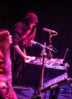 320-e67e36845bde47e9a3a587981a7234c8